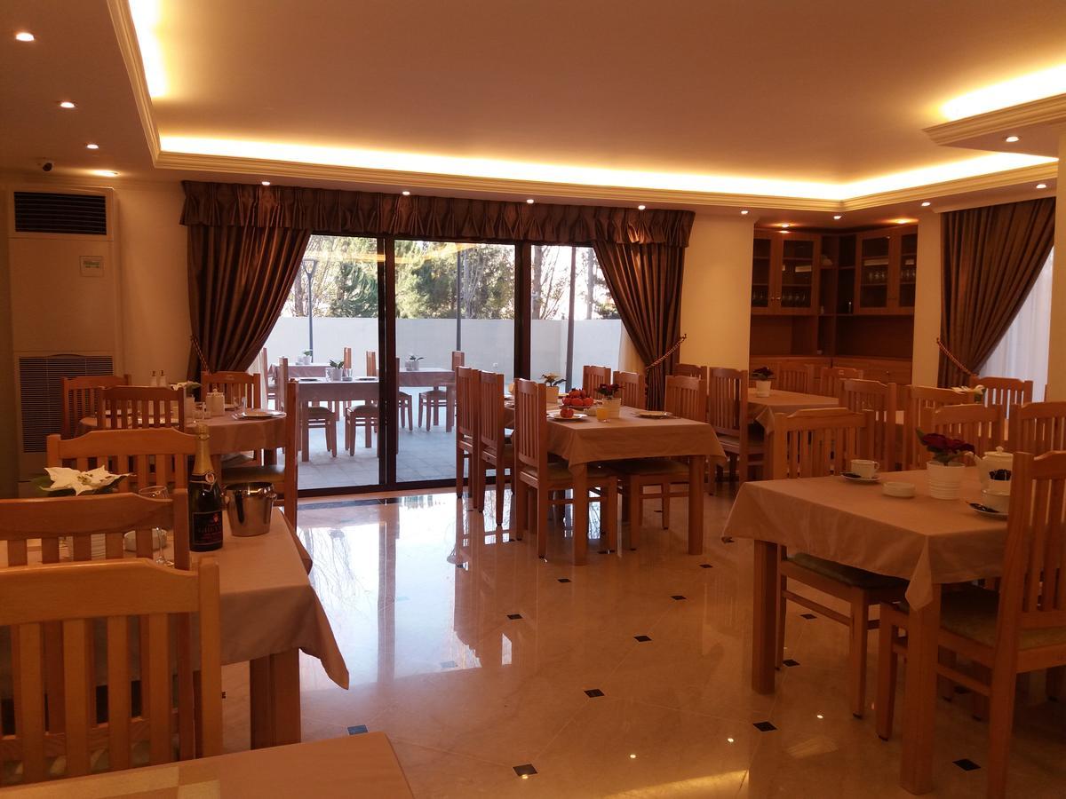 Green Lake Hotel - Jezzîne エクステリア 写真