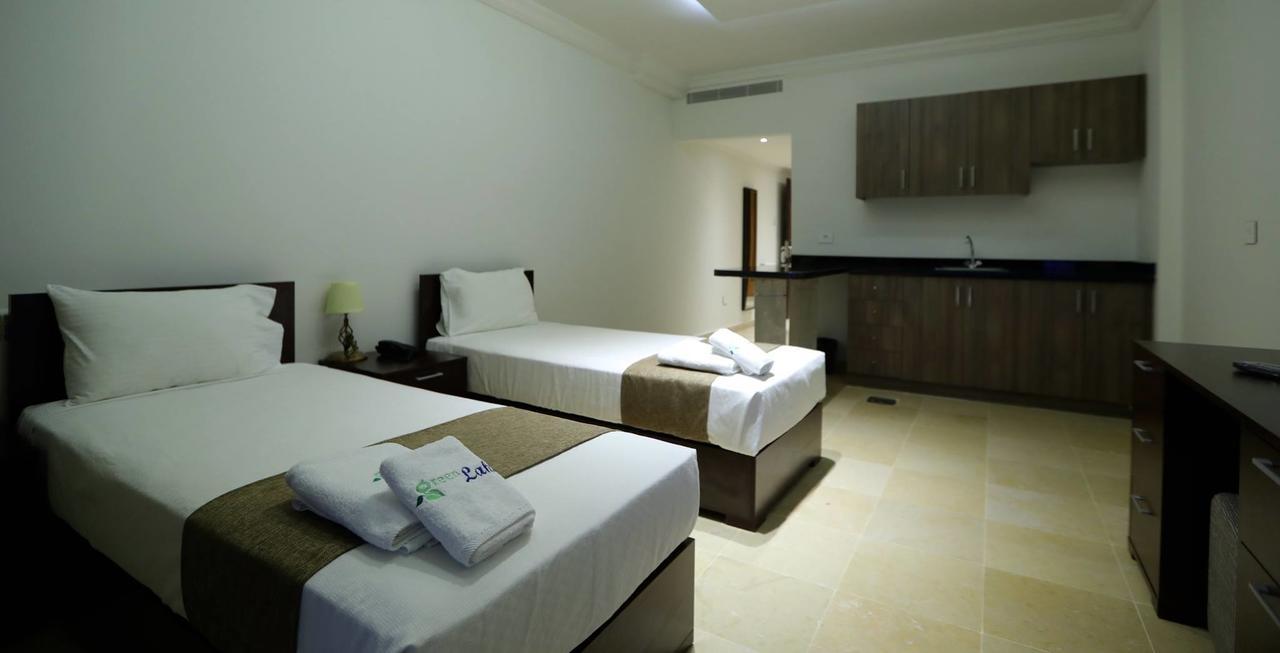 Green Lake Hotel - Jezzîne エクステリア 写真