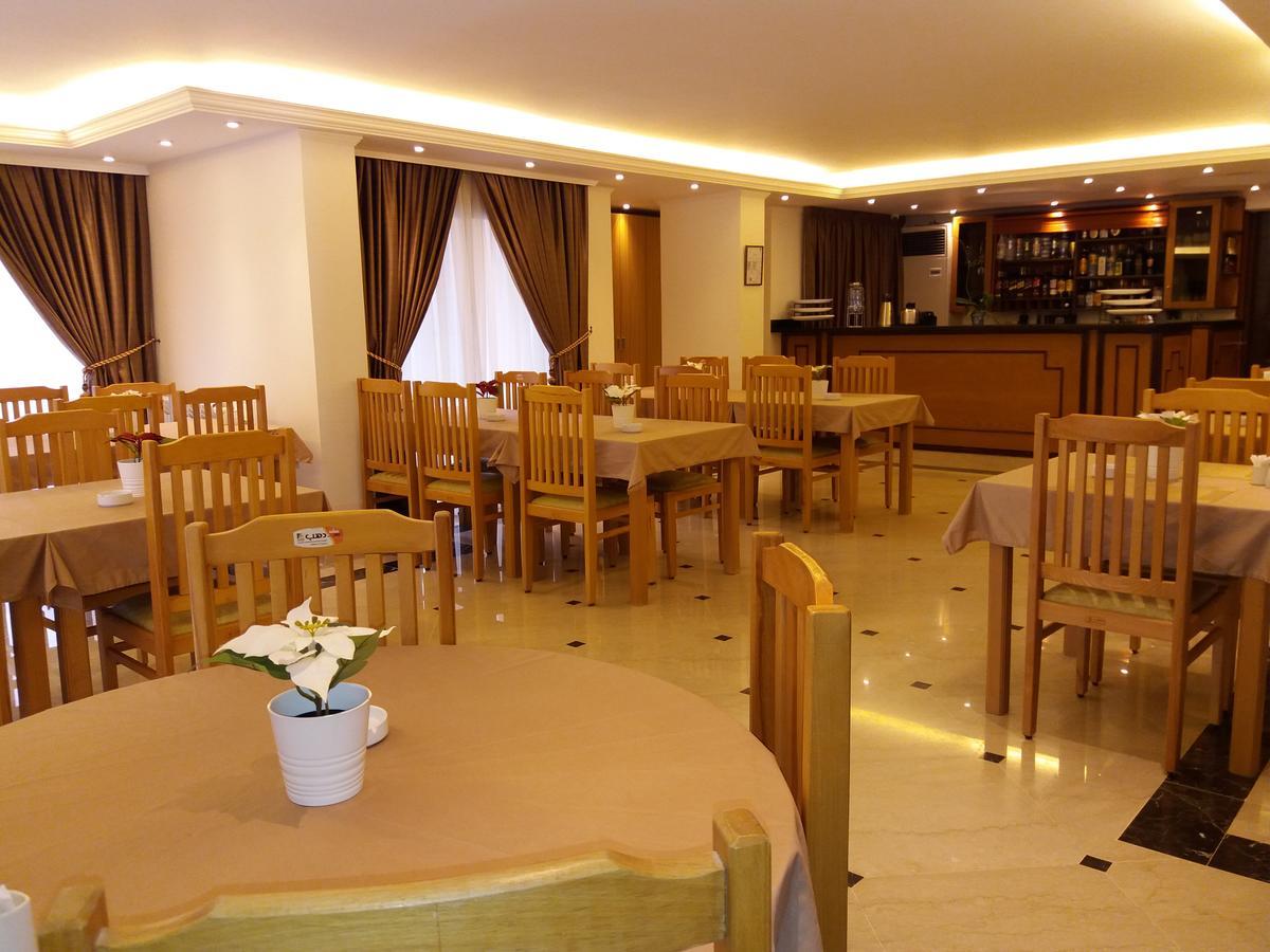 Green Lake Hotel - Jezzîne エクステリア 写真