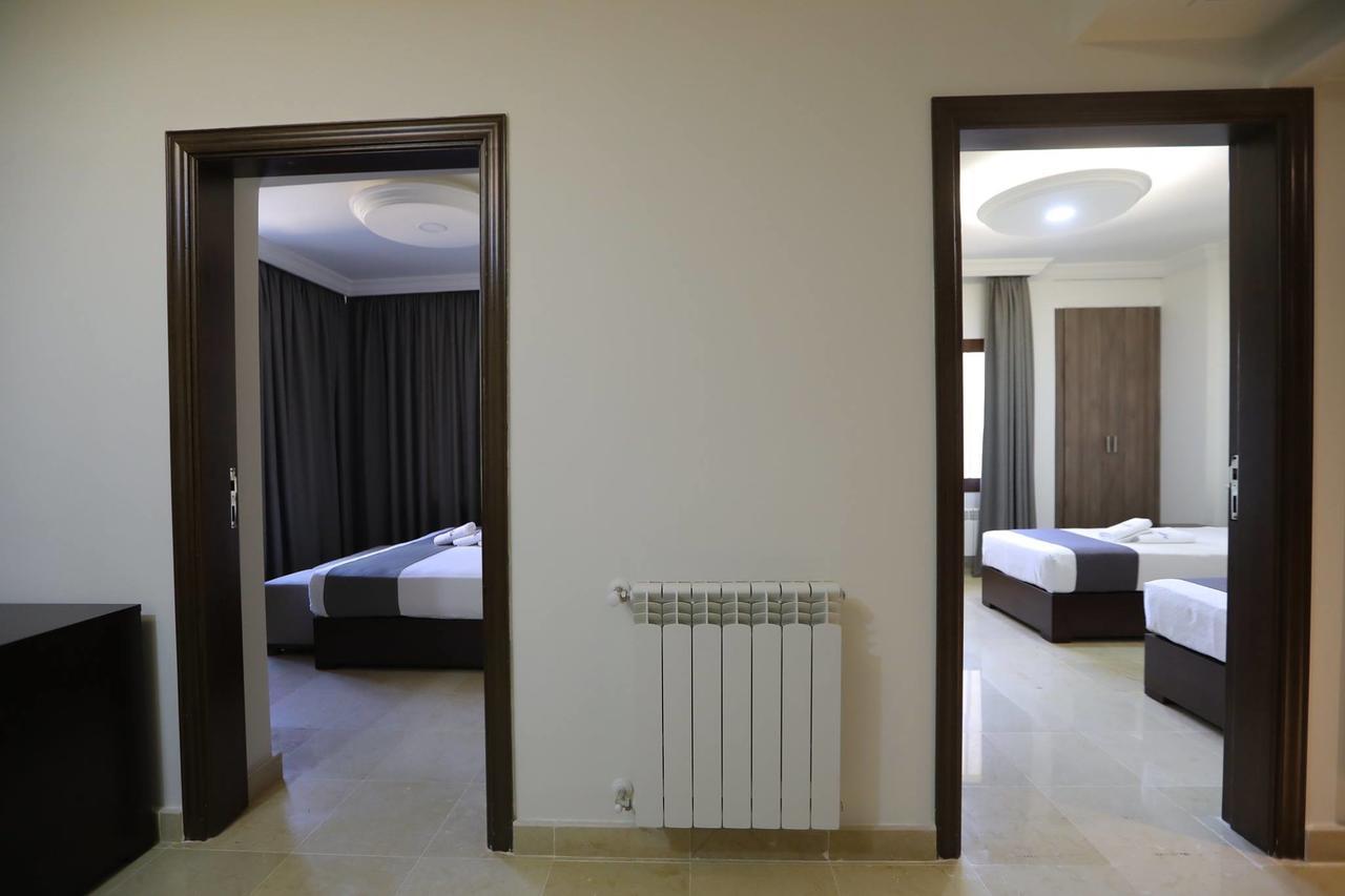 Green Lake Hotel - Jezzîne エクステリア 写真