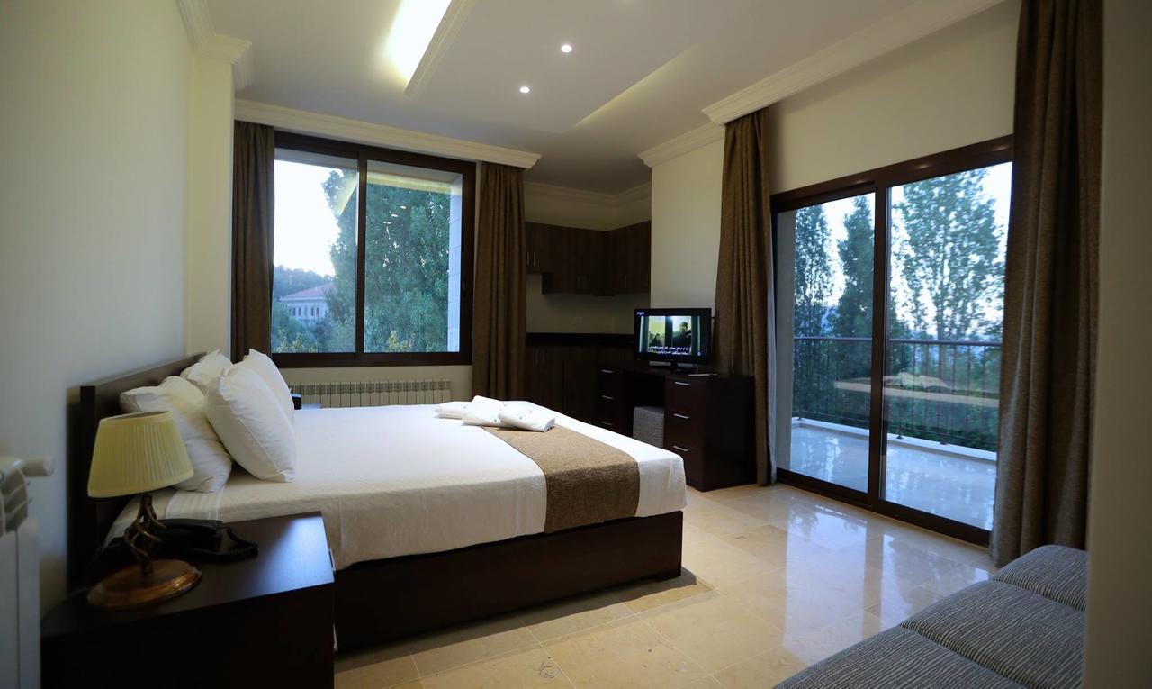 Green Lake Hotel - Jezzîne エクステリア 写真